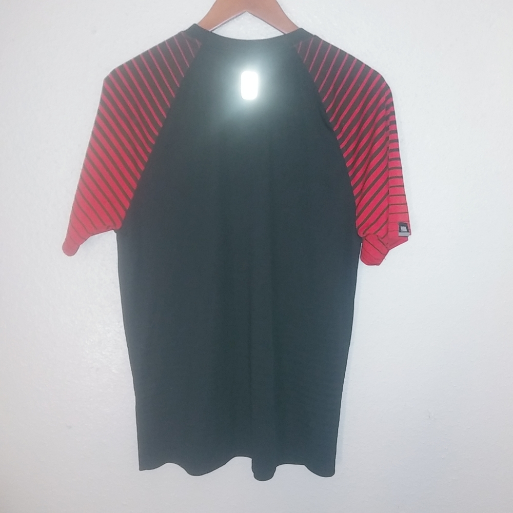 NBA Basketball M Red Black Practice Athletic Shirt - Picture 2 of 7